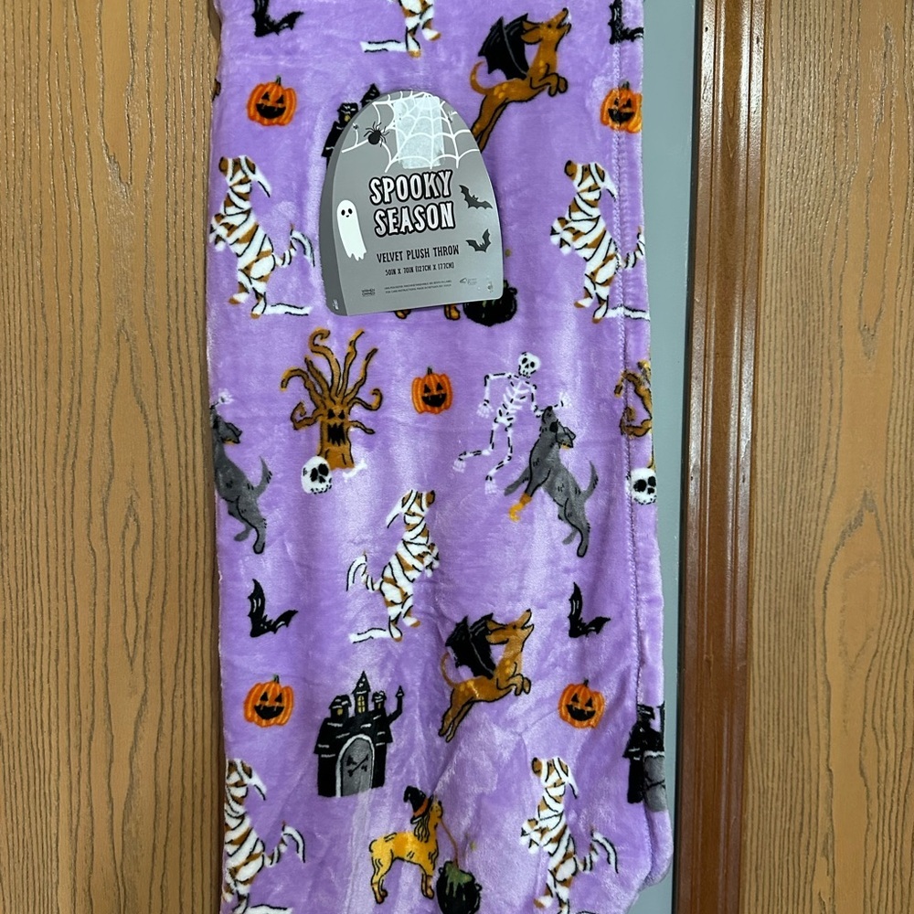 Spooky Season Velvet Plush Throw Blanket - Purple